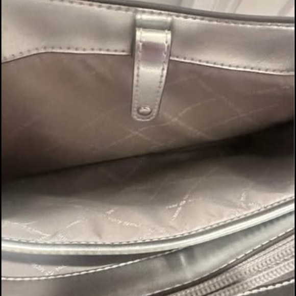 Michael Kors Jet Set Travel Large Logo Multifunction Pocket Tote Bag in Pale Sil - Picture 8 of 10